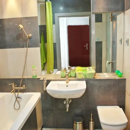 Apartament Przy Zapolskiej * קרקוב